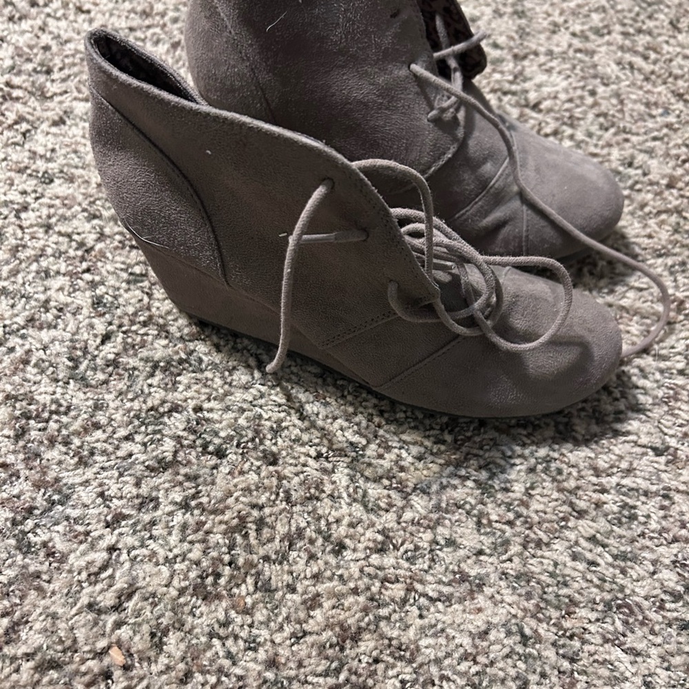 Women's Gray Suede Wedge Ankle Boots